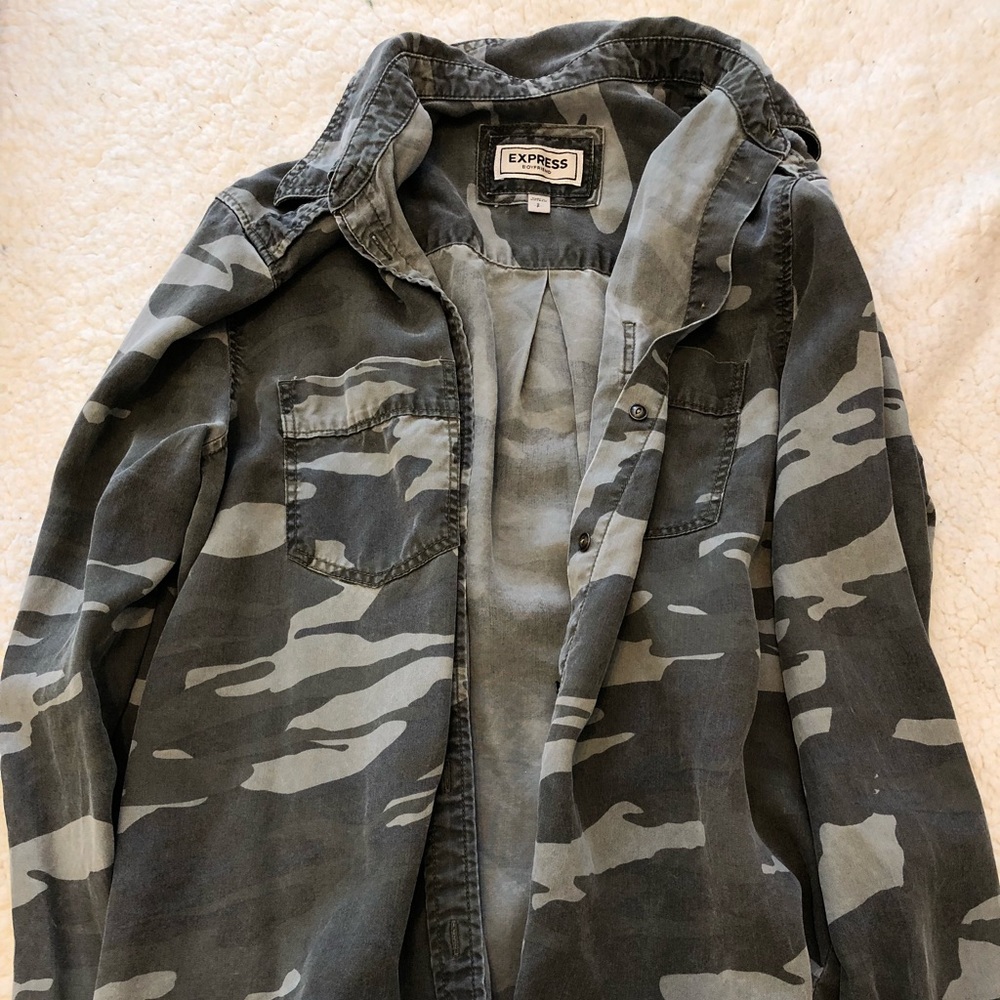 Express army shirt